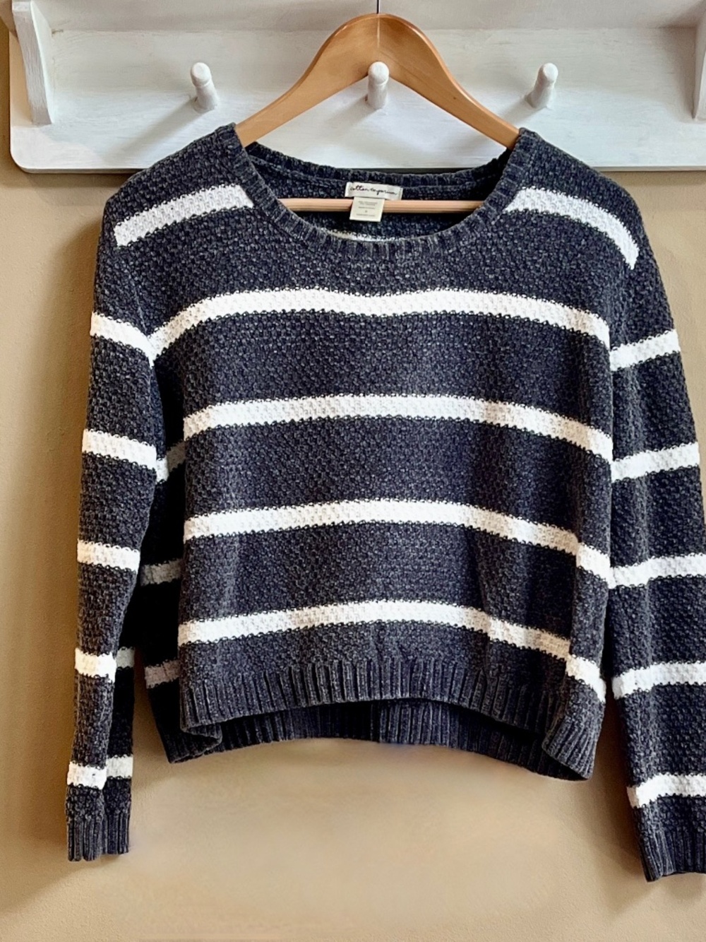 Cotton Emporium Charcoal White Striped Chenille Cropped Pullover Sweater Size S